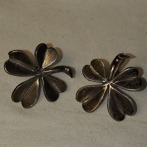 Sterling silver vintage screw back 4 leaf clover
